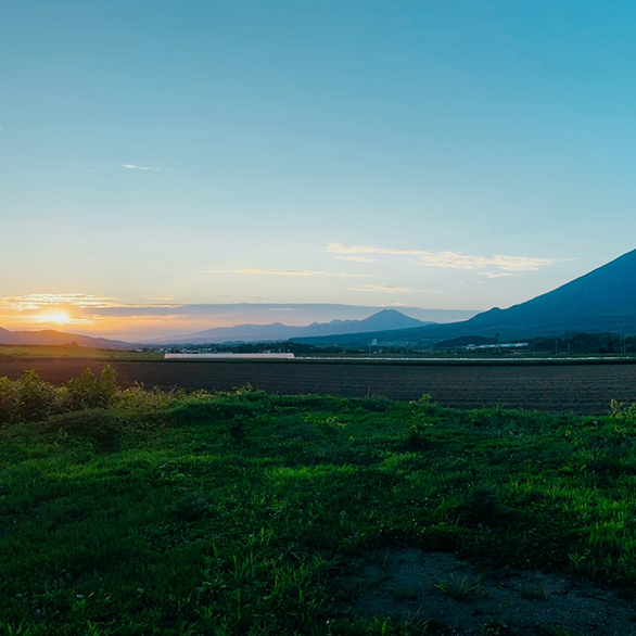 羊蹄山とニセコ連峰のシルエットが美しい